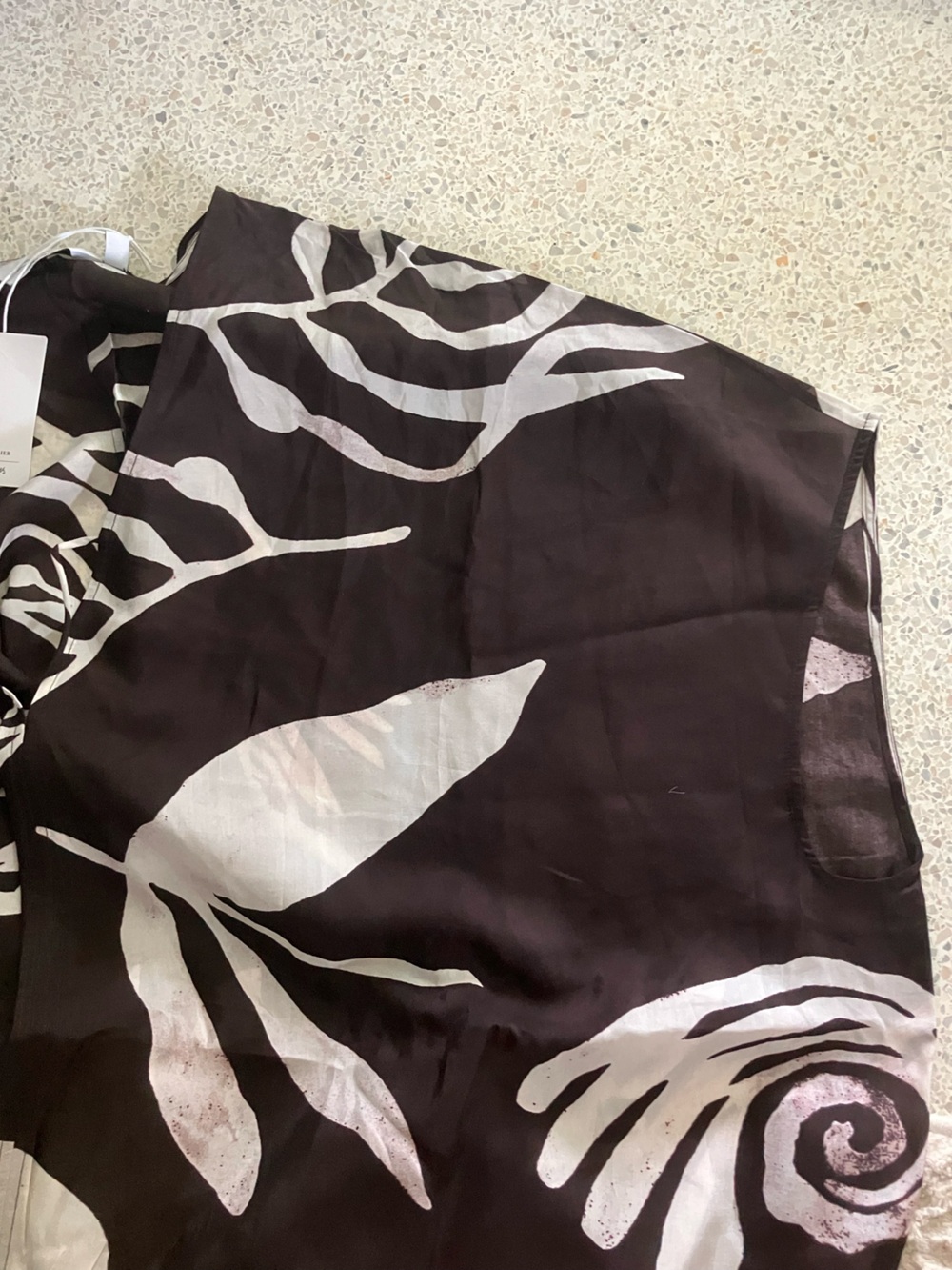 & Other Stories Printed Throw On Midi dress in Brown and White Floral - Picture 8 of 9